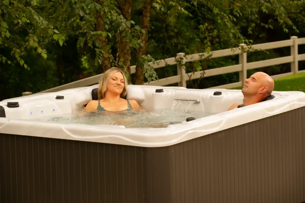 CS-6 Hot Tub - Image 3