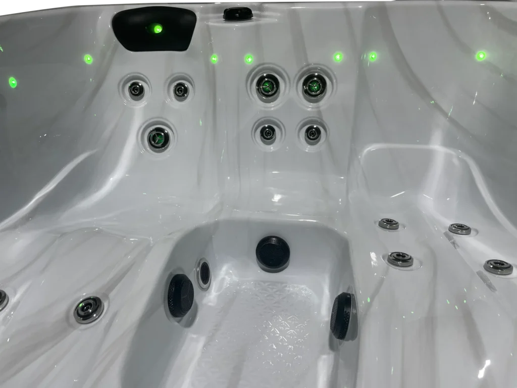 Suffolk Hot Tubs Catalina Spas CX 4 2.png