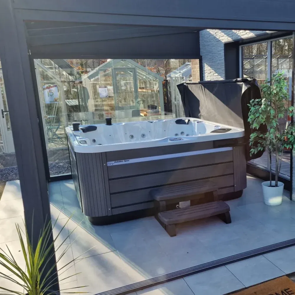 CX-6 Hot Tub - Image 8