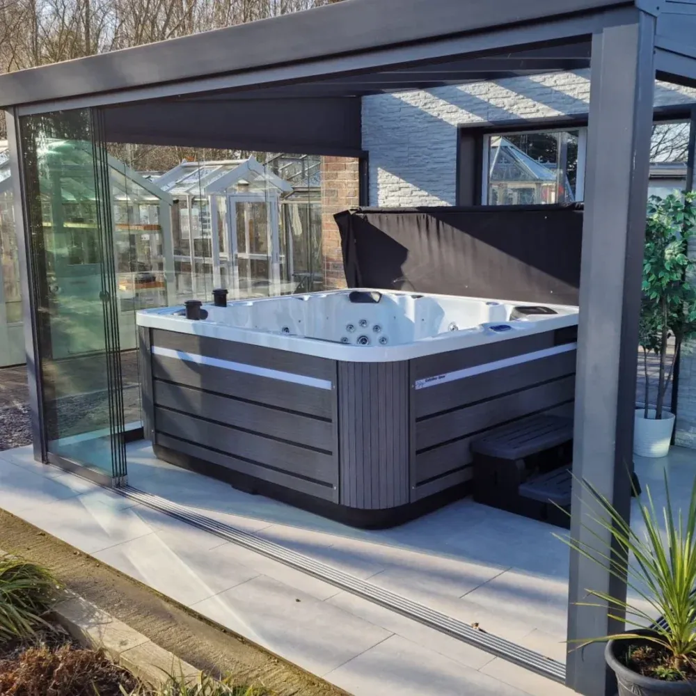 CX-6 Hot Tub - Image 7