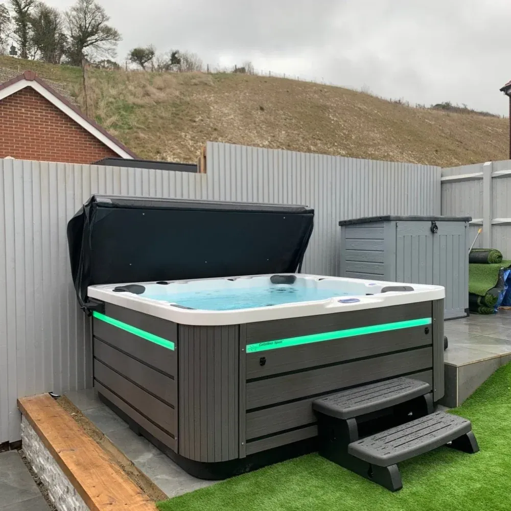 CX-6 Hot Tub - Image 6