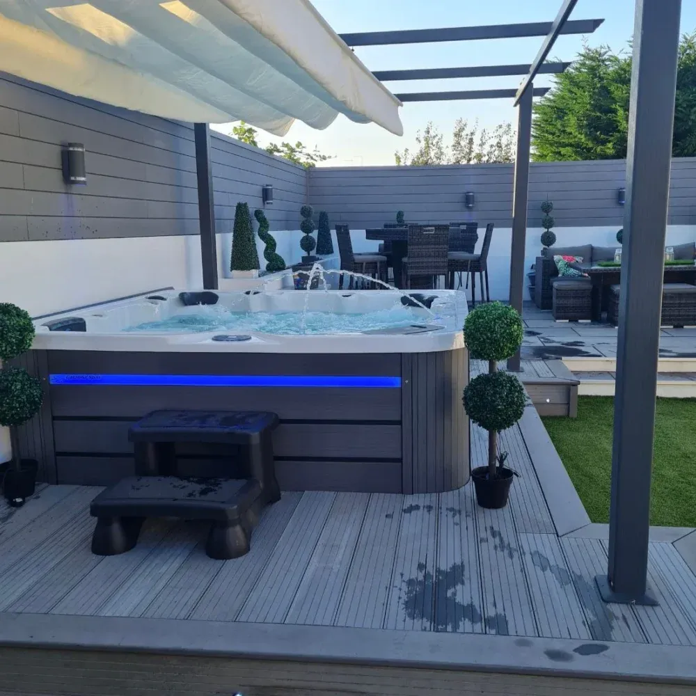 CX-6 Hot Tub - Image 5