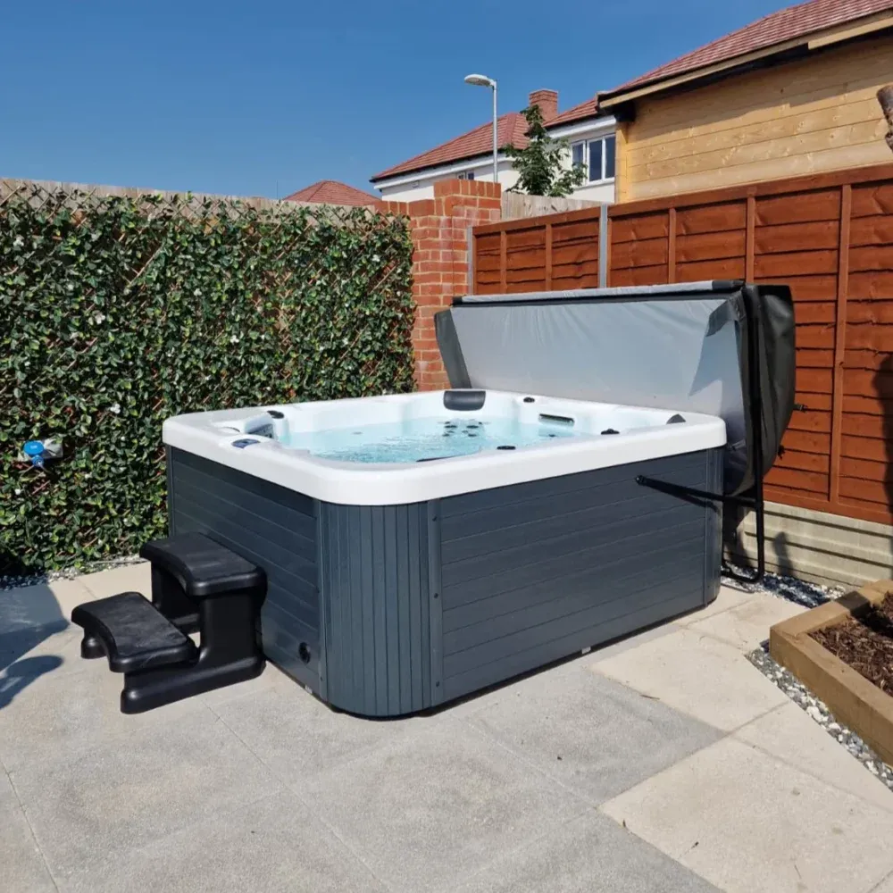 Eclipse Hot Tub - Image 5