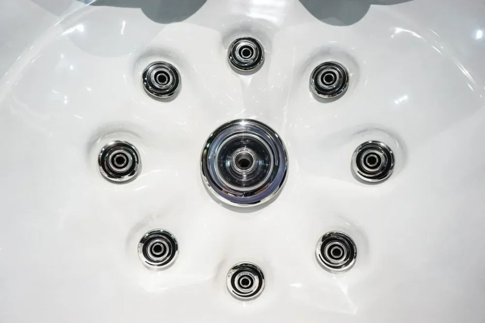Tropic Hot Tub - Image 4