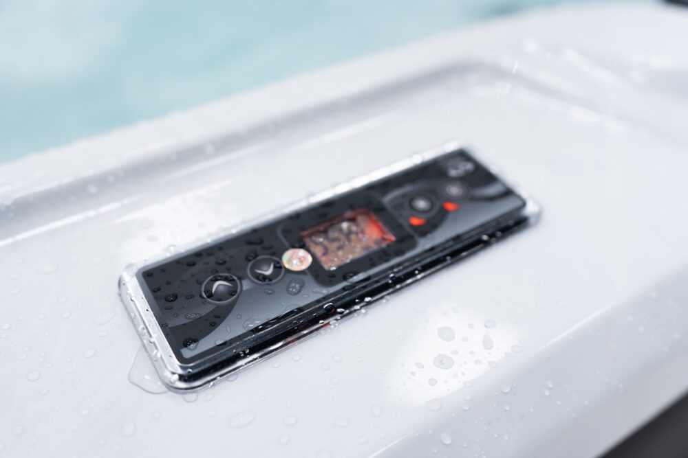 The Lark Hot Tub - Image 4