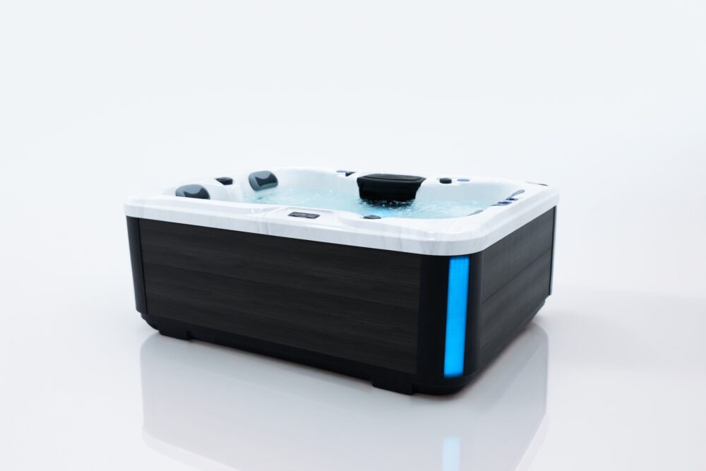 The Lark Hot Tub - Image 3