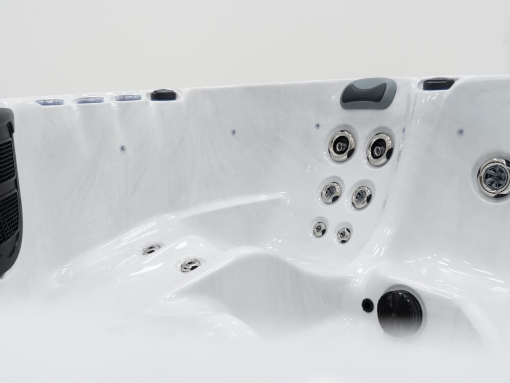 The Fynn Hot Tub - Image 5