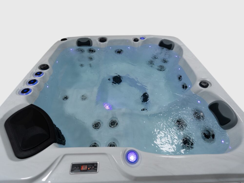The Fynn Hot Tub - Image 4