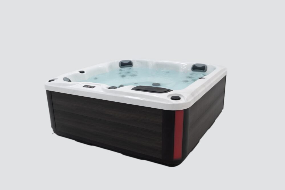 The Oulton Hot Tub - Image 10