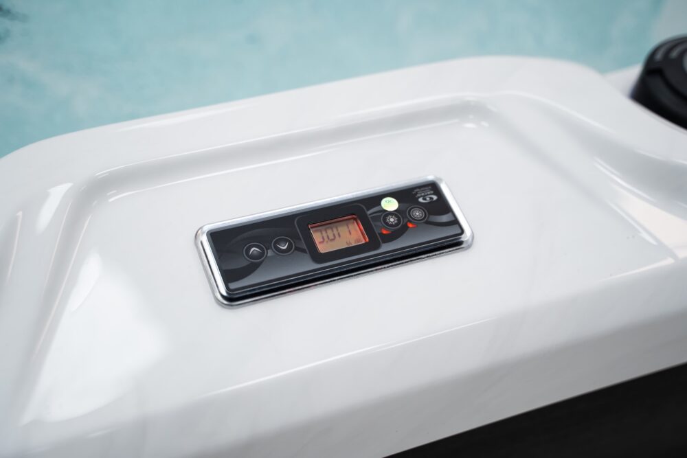 The Oulton Hot Tub - Image 4