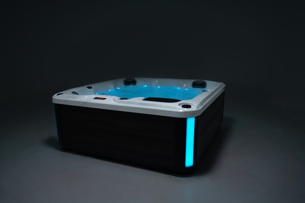 The Oulton Hot Tub - Image 5