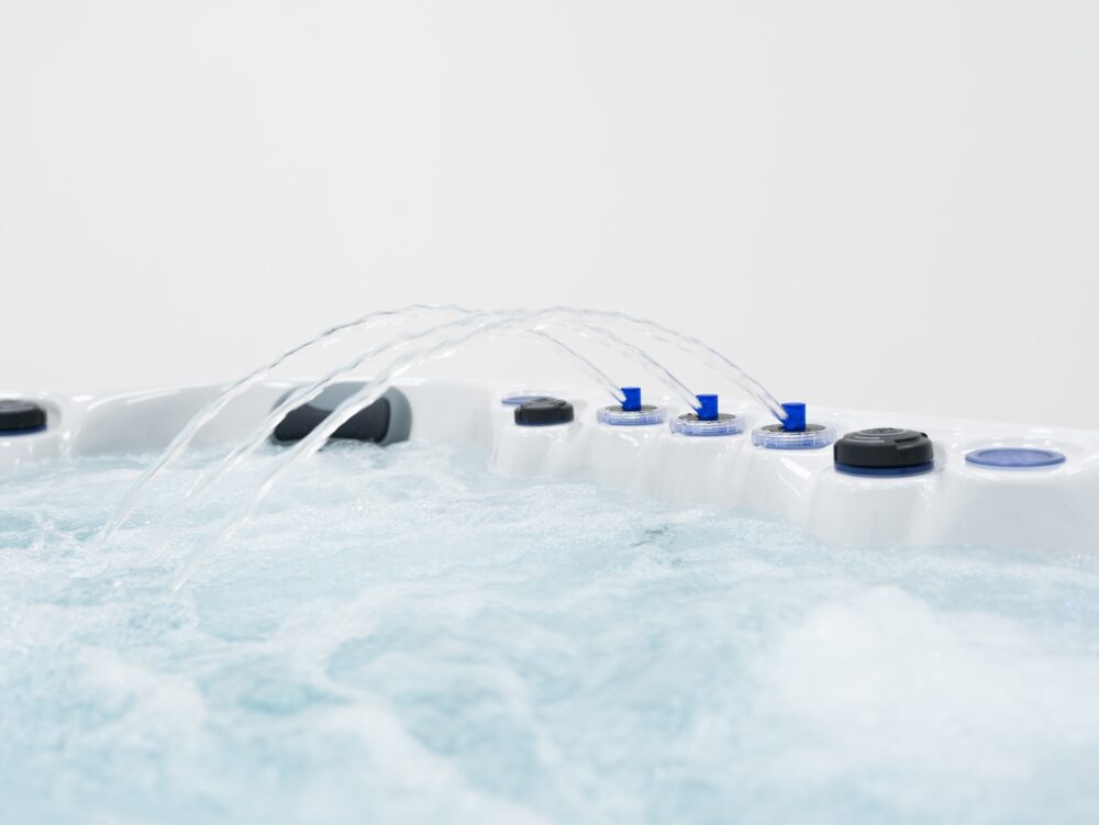 The Waveney Hot Tub - Image 9