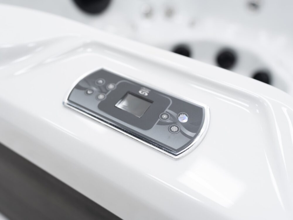 The Waveney Hot Tub - Image 12